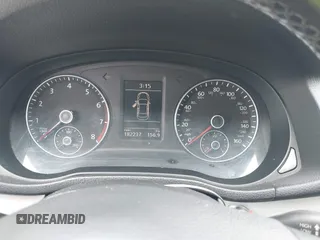 2012 Volkswagen Passat SE с VIN 1VWBP7A38CC070562, выставлен на аукционе IAAI как лот 42422441 с пробегом 182 237 миль миль и . История ставок и продаж доступна на DreamBid. Изображение 7.