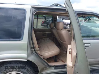 2000 Ford Explorer z VIN 1FMZU85P9YUB30553, wystawiony jako IAAI lot #42503777 z przebiegiem 209 062 mil mil oraz . Historia ofert i sprzedaży dostępna na DreamBid. Obrazek 8.