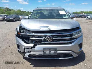 2023 Volkswagen Atlas SEL z VIN 1V2BR2CA2PC510744, wystawiony jako IAAI lot #42292142 z przebiegiem 20 612 mil mil oraz . Historia ofert i sprzedaży dostępna na DreamBid. Obrazek 12.