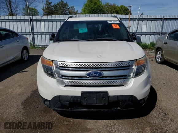 2014 Ford Explorer XLT z VIN 1FM5K8D80EGA05062, wystawiony jako Copart lot #56425455 z przebiegiem 188 429 mil mil oraz Szkoda całkowita • Salvage title. Historia ofert i sprzedaży dostępna na DreamBid. Obrazek 5.