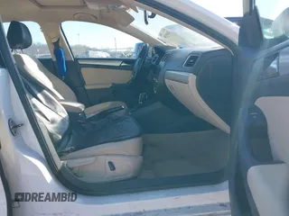 2013 Volkswagen Jetta SE with VIN 3VWDX7AJ8DM424751, listed as a IAAI auction lot 41659290 with 123,408 mi miles and . Bid and sale history available at DreamBid. Image 5.