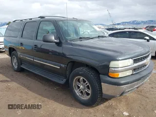 2004 Chevrolet Suburban LT with VIN 3GNEC16T84G317408, listed as a IAAI auction lot 41758444 with 296,784 mi miles. Bid and sale history available at carsss.com. Image 1.