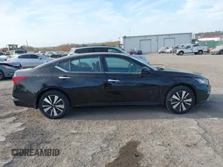 2022 Nissan Altima SL with VIN 1N4BL4EW1NN311523, listed as a IAAI auction lot 40775292 with 25,319 mi miles and . Bid and sale history available at carsss.com. Image 13.