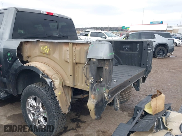 2015 Ford F-150 XLT with VIN 1FTEW1EG8FKE38679, listed as a IAAI auction lot 41526976 with 137,000 mi miles. Bid and sale history available at carsss.com. Image 6.