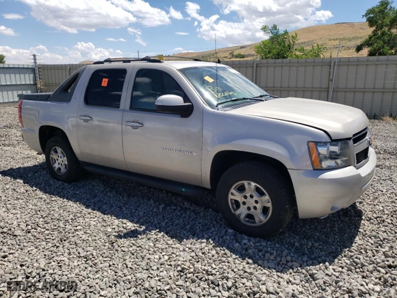 2007 Chevrolet Avalanche LT w/1LT with VIN 3GNEK12347G100855, listed as a Copart auction lot 64149924 with 203,929 mi miles and Salvage Title. Bid and sale history available at carsss.com. Image 4.