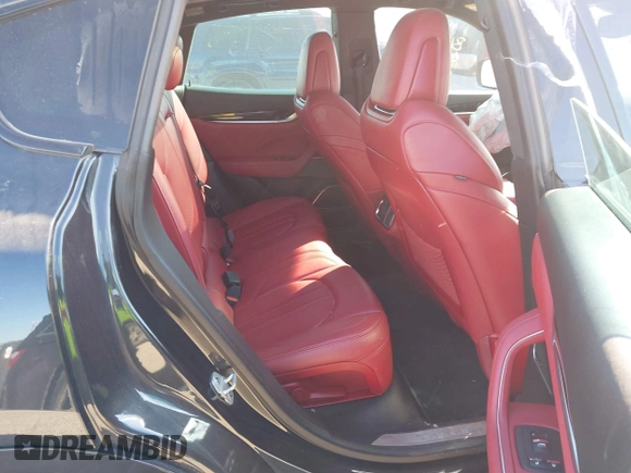 2022 Maserati Levante Modena S z VIN ZN661ZUM0NX400467, wystawiony jako IAAI lot #41294140 z przebiegiem 93 148 mil mil oraz . Historia ofert i sprzedaży dostępna na DreamBid. Obrazek 8.
