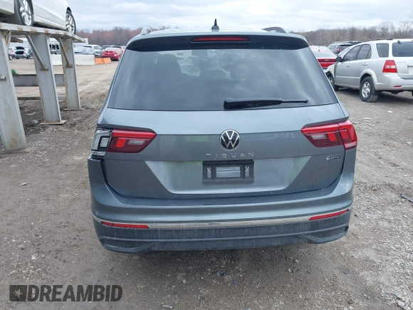 2024 Volkswagen Tiguan S with VIN 3VVFB7AX5RM188177, listed as a IAAI auction lot 41865699 with 7,823 mi miles and . Bid and sale history available at DreamBid. Image 15.