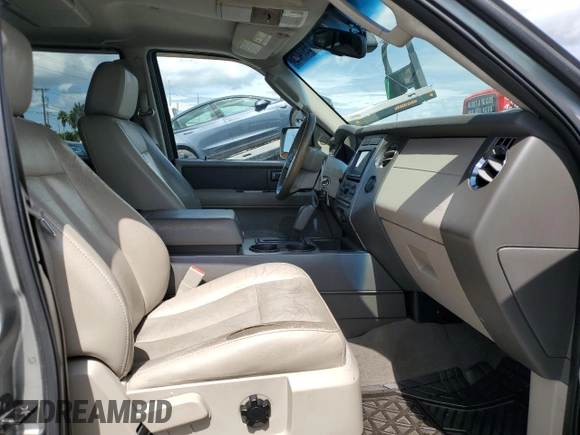2008 Ford Expedition Max SSV with VIN 1FMFK15588LA64923, listed as a Copart auction lot 60997435 with 223,446 mi miles and Salvage title. Bid and sale history available at DreamBid. Image 5.