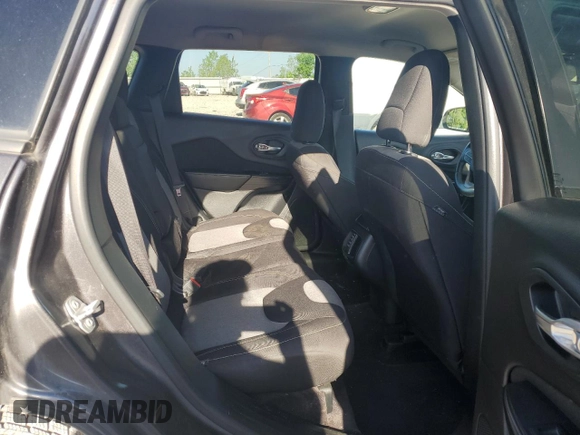 2017 Jeep Cherokee Sport z VIN 1C4PJLAB6HW566167, wystawiony jako Copart lot #57204445 z przebiegiem 187 681 mil mil oraz Czysty tytuł • Clean title. Historia ofert i sprzedaży dostępna na DreamBid. Obrazek 11.