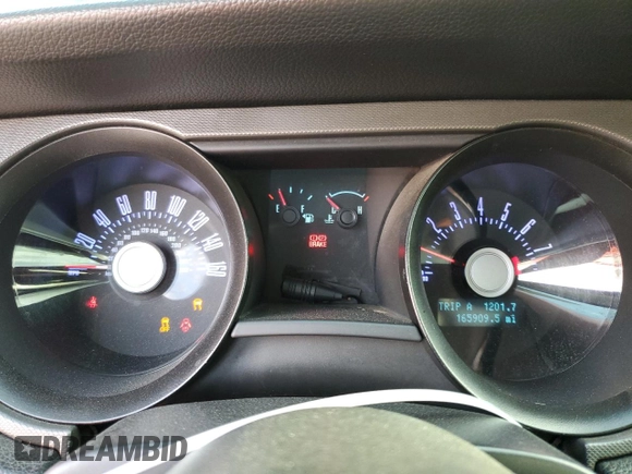2012 Ford Mustang Premium z VIN 1ZVBP8AM6C5220199, wystawiony jako Copart lot #60164285 z przebiegiem 165 909 mil mil oraz Szkoda całkowita • Salvage title. Historia ofert i sprzedaży dostępna na DreamBid. Obrazek 9.