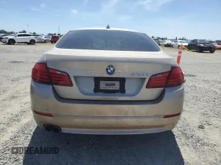 2012 BMW 5 Series 528i z VIN WBAXG5C59CDW85348, wystawiony jako Copart lot #57180545 z przebiegiem 135 725 mil mil oraz Szkoda całkowita • Salvage title. Historia ofert i sprzedaży dostępna na DreamBid. Obrazek 6.