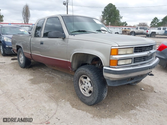 1998 Chevrolet C/K 1500 with VIN 1GCEK19R4WR145098, listed as a IAAI auction lot 41472308 with 291,454 mi miles. Bid and sale history available at carsss.com. Image 1.