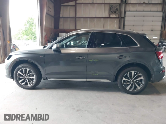2024 Audi Q5 S line Premium Plus with VIN WA1EAAFY2R2052361, listed as a IAAI auction lot 39766650 with 2,181 mi miles and . Bid and sale history available at DreamBid. Image 15.