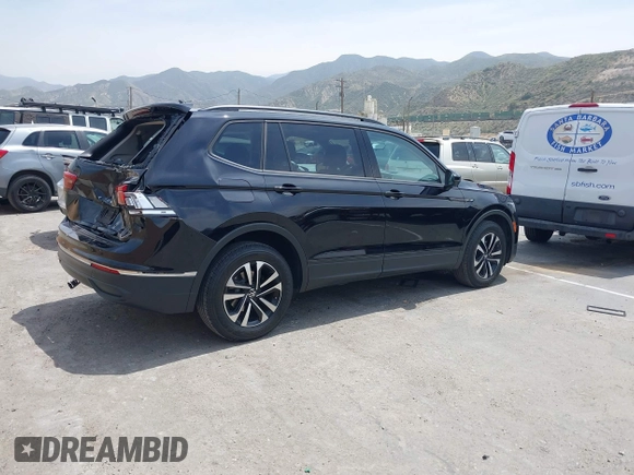 2022 Volkswagen Tiguan S z VIN 3VV1B7AX5NM056766, wystawiony jako IAAI lot #42024519 z przebiegiem 97 548 mil mil oraz . Historia ofert i sprzedaży dostępna na DreamBid. Obrazek 13.