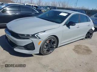 2024 Kia K5 GT-Line z VIN 5XXG64J22RG235225, wystawiony jako IAAI lot #41757058 z przebiegiem 13 071 mil mil oraz . Historia ofert i sprzedaży dostępna na DreamBid. Obrazek 2.