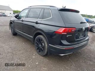 2018 Volkswagen Tiguan SEL with VIN 3VV3B7AXXJM090706, listed as a IAAI auction lot 42216046 with 147,249 mi miles and . Bid and sale history available at DreamBid. Image 3.