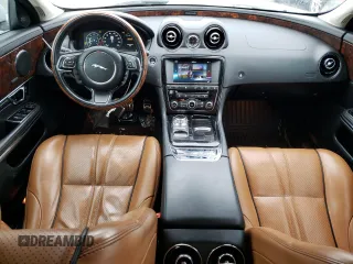 2016 Jaguar XJ R-Sport z VIN SAJWJ1CD6G8W00627, wystawiony jako Copart lot #38892104 z przebiegiem 106 313 mil mil oraz . Historia ofert i sprzedaży dostępna na DreamBid. Obrazek 8.