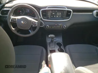 2020 Kia Sorento LX with VIN 5XYPG4A32LG660906, listed as a Copart auction lot 47446555 with 52,358 mi miles and Salvage Title. Bid and sale history available at carsss.com. Image 8.