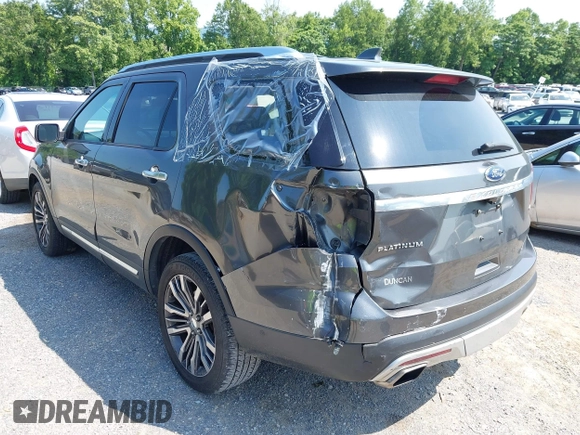 2017 Ford Explorer Platinum z VIN 1FM5K8HT0HGB85923, wystawiony jako IAAI lot #42399738 z przebiegiem 107 592 mil mil oraz . Historia ofert i sprzedaży dostępna na DreamBid. Obrazek 6.