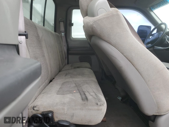 2001 Ford Super Duty F-250 XL with VIN 1FTNX21L81ED75824, listed as a Copart auction lot 51202085 with 257,803 mi miles and Salvage Title. Bid and sale history available at carsss.com. Image 10.