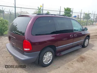 1999 Plymouth Voyager с VIN 2P4GP45G8XR219355, выставлен на аукционе IAAI как лот 42482440 с пробегом 129 283 миль миль и . История ставок и продаж доступна на DreamBid. Изображение 4.
