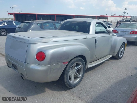 2004 Chevrolet SSR LS with VIN 1GCES14P64B114060, listed as a IAAI auction lot 41885047 with 86854 miles. Bid and sale history available at carsss.com. Image 4.