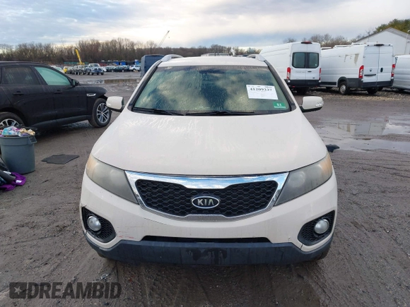 2011 Kia Sorento EX with VIN 5XYKU4A13BG003130, listed as a IAAI auction lot 41209337 with 162,058 mi miles. Bid and sale history available at carsss.com. Image 12.