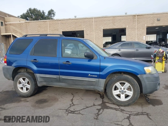2007 Ford Escape Hybrid with VIN 1FMYU59H97KB98973, listed as a IAAI auction lot 41424165 with 1 mi miles. Bid and sale history available at carsss.com. Image 14.