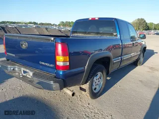 2000 Chevrolet Silverado 1500 LS with VIN 2GCEC19T6Y1319371, listed as a IAAI auction lot 42056328 with 177,762 mi miles. Bid and sale history available at carsss.com. Image 4.