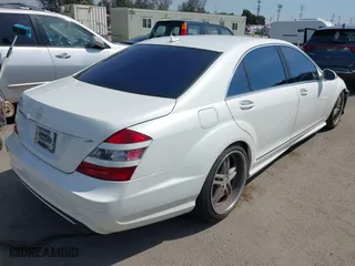 2009 Mercedes-Benz S-Class 5.5L V8 with VIN WDDNG71X09A272339, listed as a IAAI auction lot 41855197 with 130,972 mi miles. Bid and sale history available at carsss.com. Image 4.