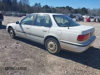 1992 Honda Accord LX with VIN JHMCB7659NC048944, listed as a IAAI auction lot 41704471 with 253,535 mi miles. Bid and sale history available at carsss.com. Image 3.