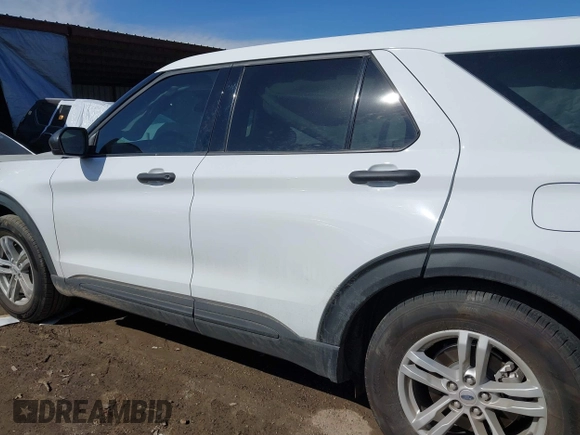 2024 Ford Explorer with VIN 1FMSK7BH4RGA25692, listed as a IAAI auction lot 41668390 with 13,706 mi miles. Bid and sale history available at carsss.com. Image 14.
