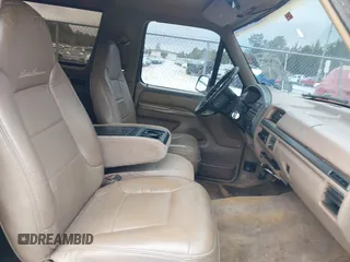 1995 Ford Bronco Custom with VIN 1FMEU15H2SLB87303, listed as a IAAI auction lot 41763857 with 1 mi miles. Bid and sale history available at carsss.com. Image 5.