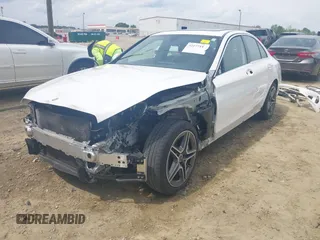 2019 Mercedes-Benz C 300 z VIN 55SWF8DB4KU282844, wystawiony jako IAAI lot #42177114 z przebiegiem 44 605 mil mil oraz . Historia ofert i sprzedaży dostępna na DreamBid. Obrazek 6.