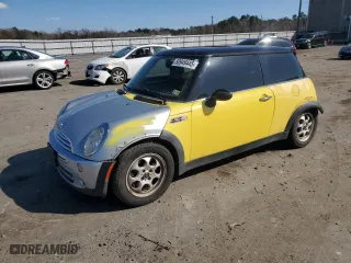 2005 MINI Cooper Hardtop with VIN WMWRC33465TJ65732, listed as a Copart auction lot 50949445 with 143,712 mi miles and Salvage Title. Bid and sale history available at carsss.com. Image 1.