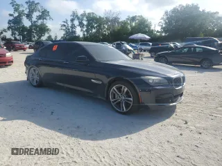 2011 BMW 7 Series 750Li z VIN WBAKB8C52BCY65687, wystawiony jako Copart lot #52441335 z przebiegiem Nie podano mil oraz Nie do naprawy • Non repairable. Historia ofert i sprzedaży dostępna na DreamBid. Obrazek 4.