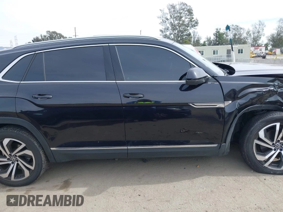2021 Volkswagen Atlas SEL Premium with VIN 1V2TE2CA6MC220132, listed as a IAAI auction lot 41688148 with 57,249 mi miles and . Bid and sale history available at DreamBid. Image 13.