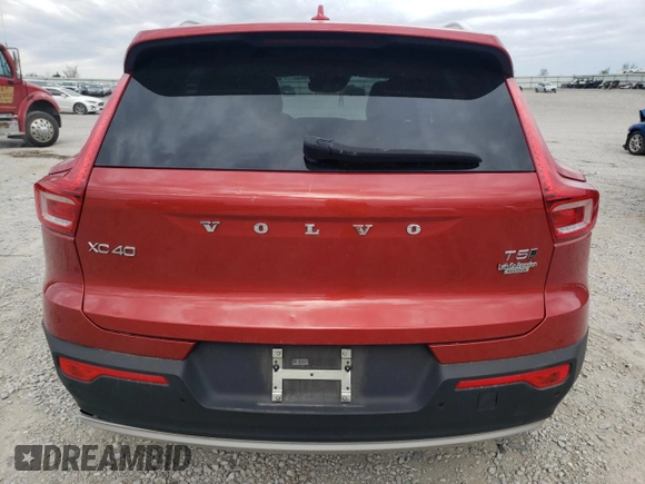2019 Volvo XC40 Momentum z VIN YV4162UK4K2106806, wystawiony jako Copart lot #53316535 z przebiegiem 99 264 mil mil oraz Szkoda całkowita • Salvage title. Historia ofert i sprzedaży dostępna na DreamBid. Obrazek 6.