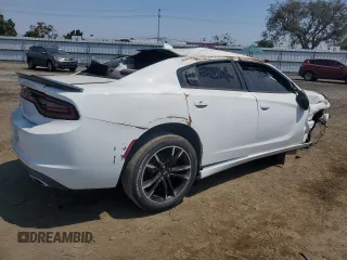 2017 Dodge Charger SXT with VIN 2C3CDXHG4HH666804, listed as a Copart auction lot 61845014 with 92,372 mi miles and Salvage Title. Bid and sale history available at carsss.com. Image 3.