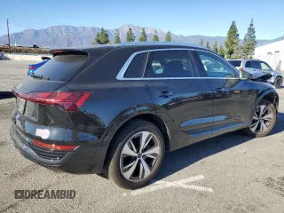 2024 Audi Q8 e-tron Premium Plus z VIN WA15AAGE1RB033711, wystawiony jako Copart lot #88577355 z przebiegiem 13 411 mil mil oraz Szkoda całkowita • Salvage title. Historia ofert i sprzedaży dostępna na DreamBid. Obrazek 3.