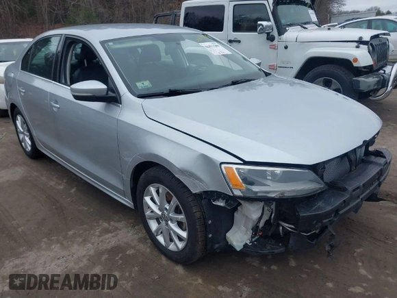 2014 Volkswagen Jetta SE with VIN 3VWD17AJ7EM331139, listed as a IAAI auction lot 41813500 with 110,233 mi miles and . Bid and sale history available at DreamBid. Image 1.