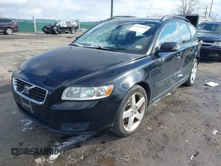 2008 Volvo V50 2.4L with VIN YV1MW382782377300, listed as a IAAI auction lot 41347028 with 157,982 mi miles. Bid and sale history available at carsss.com. Image 2.