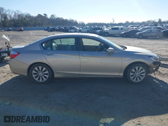 2013 Honda Accord Sdn EX-L with VIN 1HGCR2F82DA137163, listed as a IAAI auction lot 41636283 with 216,743 mi miles. Bid and sale history available at carsss.com. Image 13.