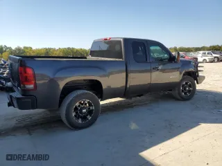 2011 GMC Sierra 2500HD SLE with VIN 1GT220C80BZ169793, listed as a Copart auction lot 73685034 with 209,887 mi miles and Salvage Title. Bid and sale history available at carsss.com. Image 3.