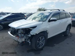 2019 Toyota Highlander SE with VIN 5TDKZRFH8KS311191, listed as a IAAI auction lot 41430042 with NaN miles. Bid and sale history available at carsss.com. Image 18.