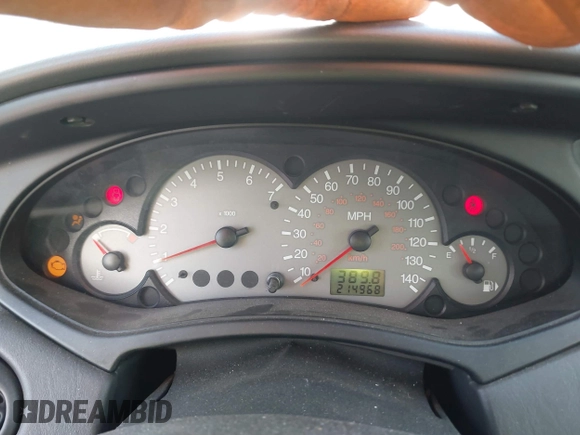2000 Ford Focus SE with VIN 1FAFP3431YW273376, listed as a IAAI auction lot 39471057 with 214,968 mi miles and . Bid and sale history available at carsss.com. Image 7.