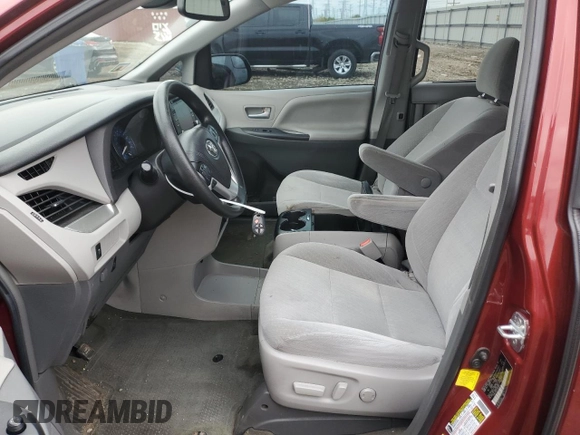 2018 Toyota Sienna LE Auto Access Seat with VIN 5TDKZ3DC4JS910687, listed as a Copart auction lot 55516745 with 67,943 mi miles and Salvage title. Bid and sale history available at DreamBid. Image 7.