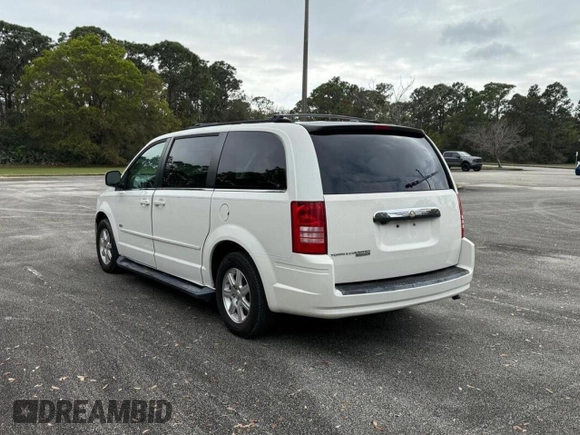 2008 Chrysler Town & Country with VIN 2008TC, listed as a Copart auction lot 48812445 with 188,902 mi miles and Clean Title. Bid and sale history available at DreamBid. Image 3.