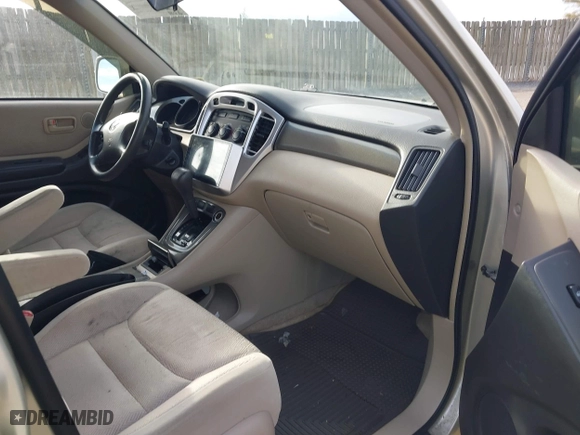 2003 Toyota Highlander with VIN JTEHF21A030152851, listed as a IAAI auction lot 41485262 with 203,080 mi miles. Bid and sale history available at carsss.com. Image 5.
