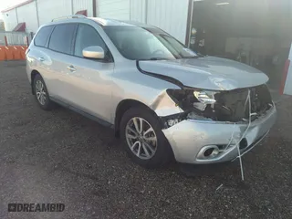 2016 Nissan Pathfinder SL with VIN 5N1AR2MN7GC644109, listed as a IAAI auction lot 40877456 with 114,532 mi miles. Bid and sale history available at carsss.com. Image 1.